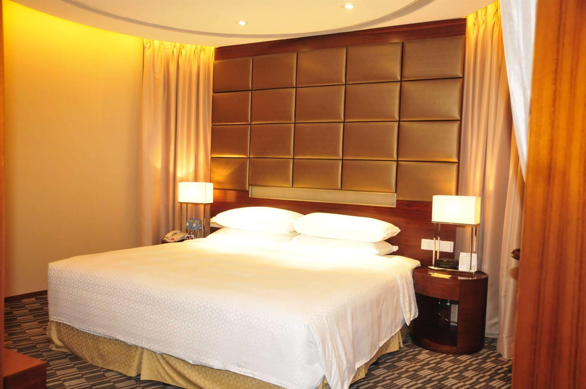 Four Points By Sheraton Taicang Esterno foto